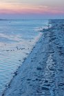Лід на берегах річки ЕМС, Східної Фризії, Нижня Саксонія, Німеччина — стокове фото