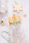 Fresh snowflake shaped cookies decorations — Stock Photo