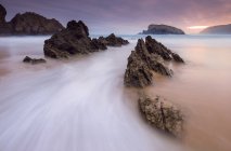 Vista panorámica de Playa de la Arnia, Santander, Cantabria, España - foto de stock