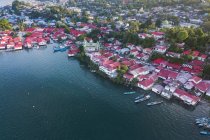 Vista panorámica de la ciudad de Tual, Islas Kai, Maluku, Indonesia - foto de stock