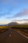Road leading to Monte Corona volcano, Lanzarote, Canary Islands, Spain — Stock Photo