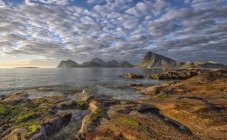 Vista panoramica sul paesaggio costiero della spiaggia, Lofoten, Nordland, Norvegia — Foto stock