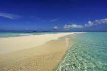 Vista panorámica de la playa de Ngurtavur, Islas Kai, Maluku, Indonesia - foto de stock