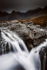 Vista panoramica di Fairy Pools, Isola di Skye, Highland, Scozia, Regno Unito — Foto stock