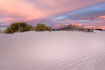 Мальовничий вид на пустельний ландшафт, Національний Пам'ятник білим піском, Нью-Мексико, Америка, США — стокове фото