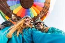 Mother daughter on a hot air balloon flight — Stock Photo