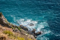 Красивый вид с воздуха на побережье моря — стоковое фото