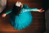 Vue aérienne d'une fille dansant — Photo de stock