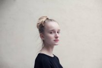 Retrato de uma adolescente — Fotografia de Stock