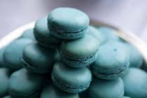 Close-up view of a stack of blue macaroons — Stock Photo