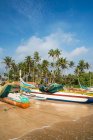 Barcos de pesca na praia, Weligama, Matara, Província do Sul, Sri Lanka — Fotografia de Stock
