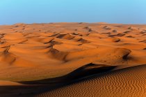 Мальовничим видом на піщані дюни в пустелі, Саудівська Аравія — стокове фото