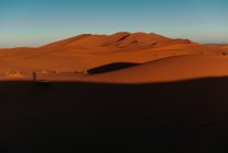 Живописный вид пустыни Сахара на восходе солнца, Марокко — стоковое фото