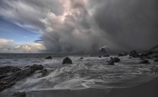 Sturm nähert sich Strand, Myrland, Flakstad, Nordland, Lofoten, Norwegen — Stockfoto