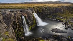 Живописный вид на водопад в Национальном парке Тингвеллир, Юго-Западная Исландия — стоковое фото