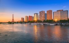 Vista panorámica del paisaje urbano de París, Francia - foto de stock