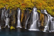 Malerischer Blick auf den Hraunfossar Wasserfall, Westisland — Stockfoto