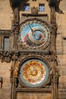 Primo piano dell'orologio astronomico, Praga, Repubblica Ceca — Foto stock