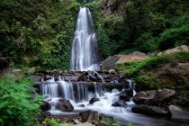 Scenic view of Sumber Pitu Waterfall, Indonesia — Stock Photo