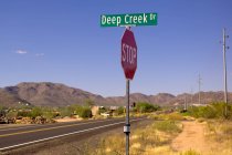 Malerischer Blick auf deep creek drive, Kongress, arizona, vereinigte Staaten — Stockfoto