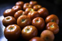 Vista close-up de tomates vermelhos recém-lavados — Fotografia de Stock