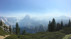 Half Dome, Yosemite National Park, Contea di Mariposa, California, USA — Foto stock