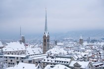 Городской пейзаж зимой, Цюрих, Швейцария — стоковое фото