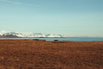 Plano panorámico del paisaje costero, Islandia - foto de stock