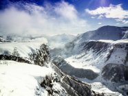 Кавказские горы в снегу, Грузия — стоковое фото