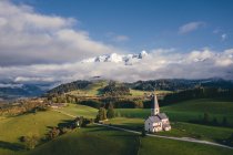 Vista aérea da Igreja de São Primus, Monte Buchberg, Bischofshofen, Áustria — Fotografia de Stock