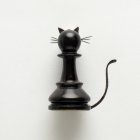 Un primo piano della testa di scacchi con un'idea del futuro — Foto stock