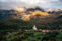 Herz-Jesu-Kirche in Dreznica, Kobarid, Slowenien — Stockfoto