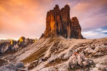 Tre Cime di Lavaredo, Dolomitas, Tirol del Sur, Italia - foto de stock