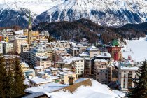 Cidade na neve, St Moritz, Suíça — Fotografia de Stock