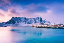 Küstenort, Hamnoy, Moskensoya, Moskenes, Lofoten, Nordland, Norwegen — Stockfoto