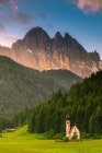 Chiesa di Santa Maddelena, Val di Funes, Alto Adige, Italia — Foto stock