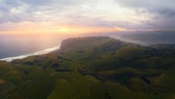 Vista aérea de la península de Otago, Dunedin, Isla Sur, Nueva Zelanda - foto de stock