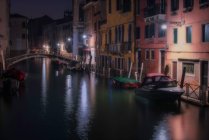 Fondamenta de Ca'Vendramin lungo il canale, Venezia, Veneto, Italia — Foto stock