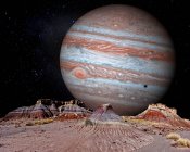 Plan conceptuel de Jupiter montant au-dessus de la forêt de Jasper, parc national de la forêt pétrifiée, Arizona, États-Unis — Photo de stock
