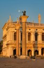 Säulen von San Marco und San Teodoro, Markusplatz, Venedig, Venetien, Italien — Stockfoto