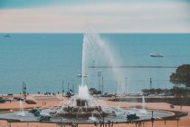 Buckingham fountain by Lake Michigan, Chicago, Illinois, Estados Unidos - foto de stock