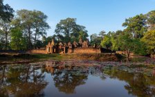 Angkor Wat al amanecer, Siem Reap, Camboya - foto de stock