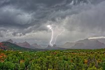 The storm over the mountain in new zealand — Stock Photo