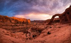 Dramatic Sky Over Corona Arch, Moab, Utah, United States — Stock Photo