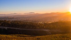 Paysage rural au coucher du soleil, Stellenbosch, Western Cape, Afrique du Sud — Photo de stock