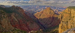 Vue sur le canyon depuis East Buggeln Hill, South Rim, Grand Canyon, Arizona, États-Unis — Photo de stock