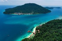 Vista aérea de las islas Pulau Perhentian Besar y Pulau Perhentian Kecil, Tenrengganu, Malasia - foto de stock