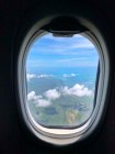 Veduta di Cancun attraverso una finestra di un aereo, Quintana Roo, Messico — Foto stock