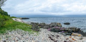 Paisaje costero, Isla de Arran, Escocia, Reino Unido - foto de stock