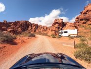 Car approaching a camping location, Grand Canyon National Park, Arizona, United States — Stock Photo